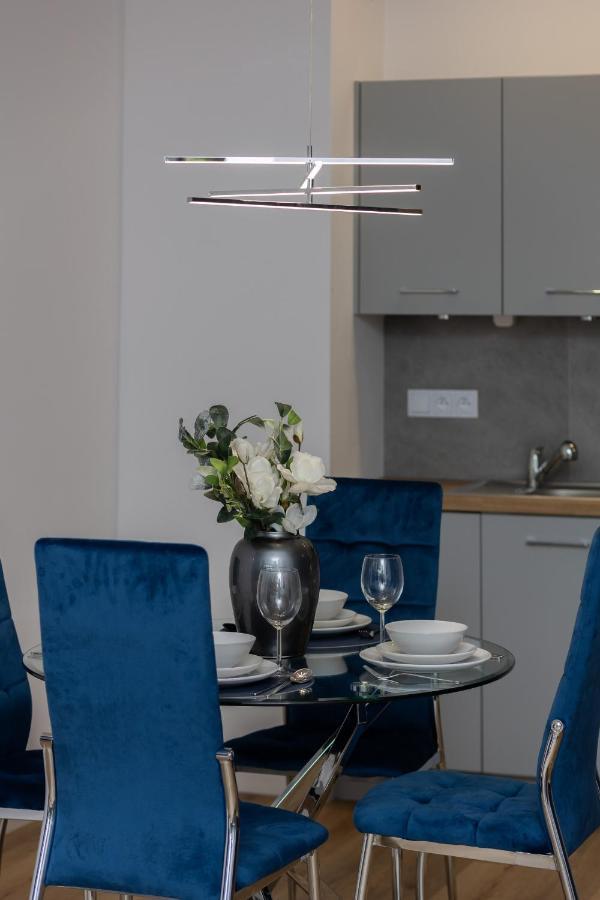 Apartment Avenue Solidarnosci On Wola By Noclegi Renters 바르샤바 외부 사진