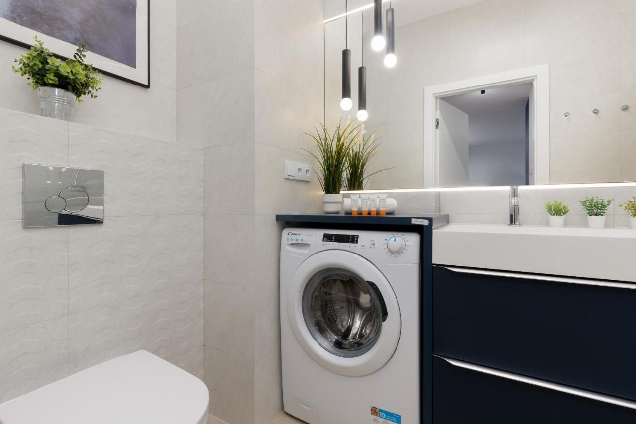 Apartment Avenue Solidarnosci On Wola By Noclegi Renters 바르샤바 외부 사진